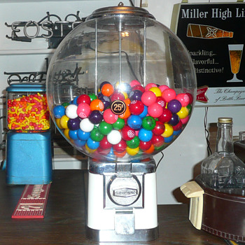 Beaver Gumball "Big Bubble" Machine - Coin Operated