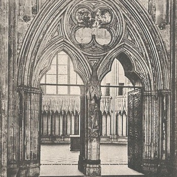 DOORWAY IN CHAPTER HOUSE, YORK MINSTER. - Postcards