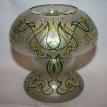 Honesdale Art Nouveau Vase c. 1910 - Art Glass