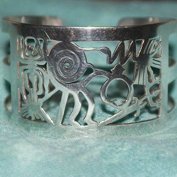 950 Silver Cuff Depicting Nazca Lines from Peru - Fine Jewelry