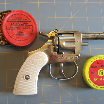 Mondial Model 1960 starter/blank pistol