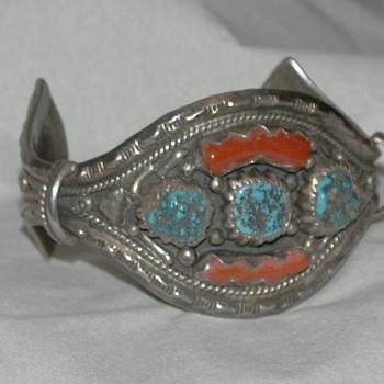 lovely navajo (?) indian cuff