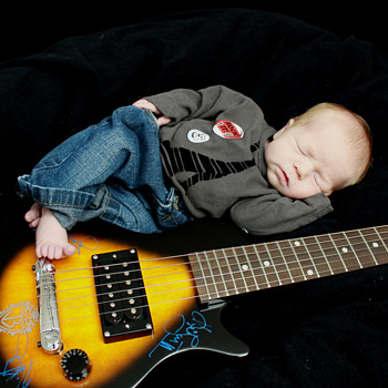 Les Paul Pee Wee autographed by Jonas Brothers - Guitars