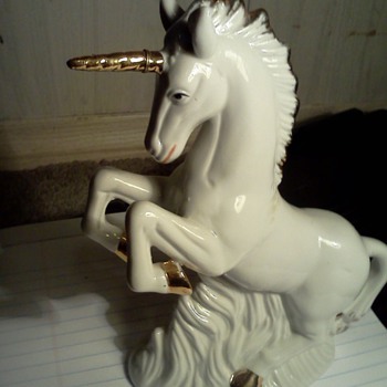 White Unicorn w/Gold Horn - Animals