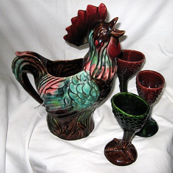 Mystery chicken pitcher (w/ legs)