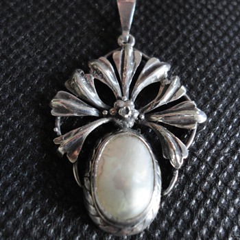 Arts & Crafts Mother of Pearl and Silver Pendant by Liberty & Co - Fine Jewelry