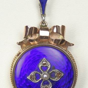 Enamel locket and enamel ring - Fine Jewelry