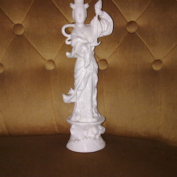BLANC DE CHINE CHINESE FIGURINE - Asian