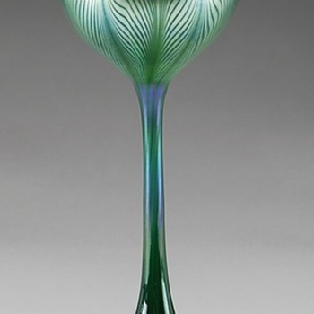 QUEZAL ART GLASS FLOWER FORM VASE, circa 1905
