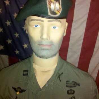 Viet Nam US Army Green Beret Special Forces uniform grouping