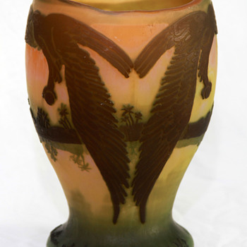 EBAY VASE MYSTERY SOLVED? - Art Glass