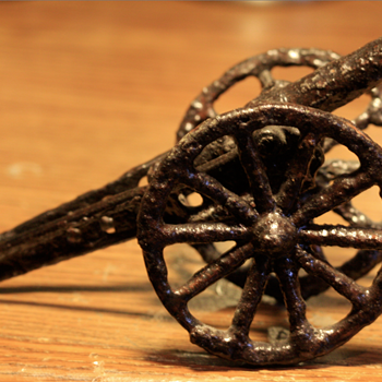 ~~~Old Cast Iron Toy Cannon~~~