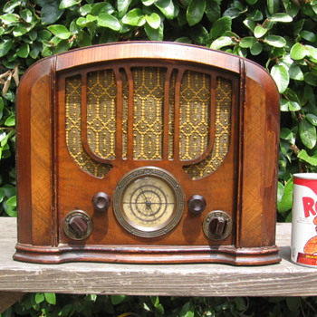 Vintage Pilot Tube Radio Model 123 From 1935 - Radios