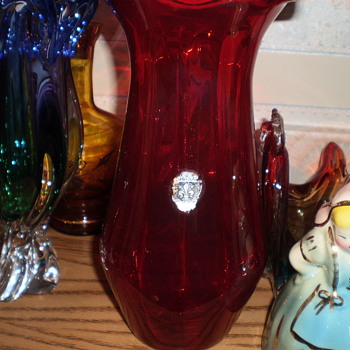 Red Vase made in Italy label ?