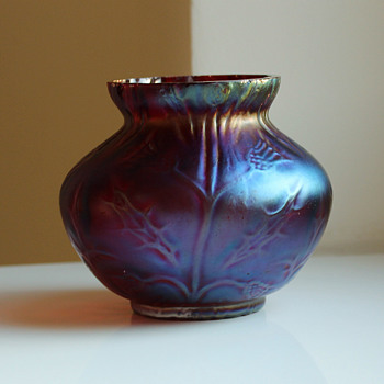 Purple Iridescent Uncommon "Thistle Decor" - Art Glass