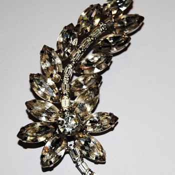 A Kramer rhinestone piece... - Costume Jewelry