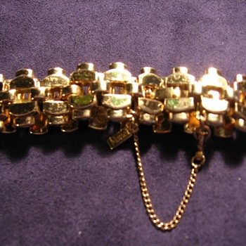 Monet 'Diana' link bracelet goldtone - Costume Jewelry