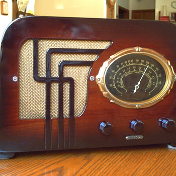 1938 DETROLA TABLE RADIO. - Radios