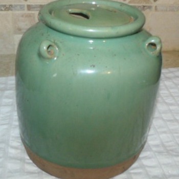 Not sure what I have, chinese pottery ?