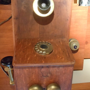 Does anyone know what make phone this is?
