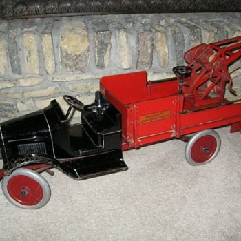 1920's Buddy L Wrecker with most of it's original decals - Model Cars