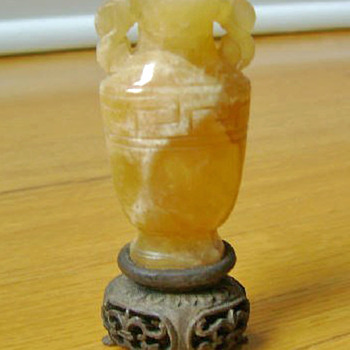 Yellow jade snuff bottle - Asian