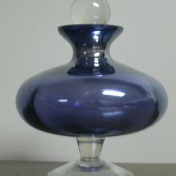footed decanter?