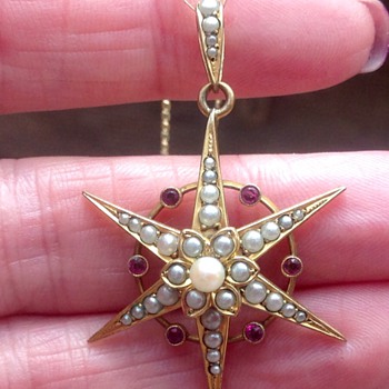 Gold Edwardian Lavalier pendant - Victorian Era