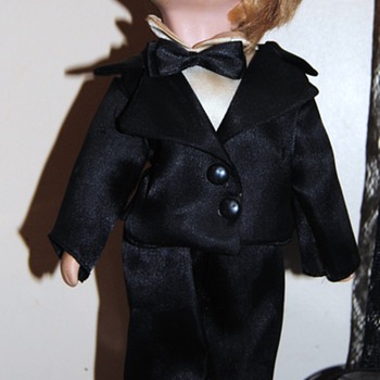 "Prissy" posed doll I found at a yardsale... - Dolls