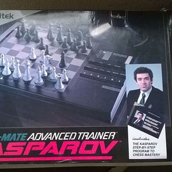 1990-kasparov advanced trainer computer chess game. - Games