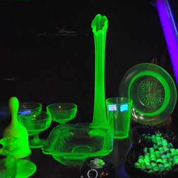 Vaseline "URANIUM" glass mixed - Glassware