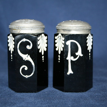 "S" & "P" Shakers - Kitchen