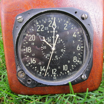 WWII US Navy aircraft clock
