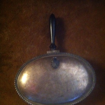 Another treasure from my late mom - what is it 