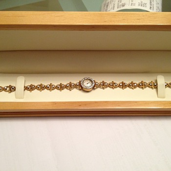 1940s Ladies jaeger lecoultre watch. 18 ct gold. Small face. Manual (fully working). Lots of diamonds