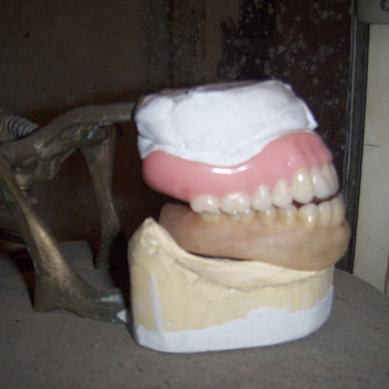  old dental mold and teeth