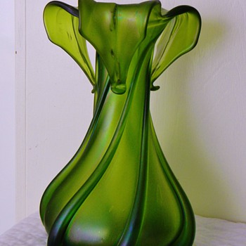 Pallme-König/ Kralik Pull & Buttress 3 Handle Green/Purple Iridescent Vase Monumental - Art Glass