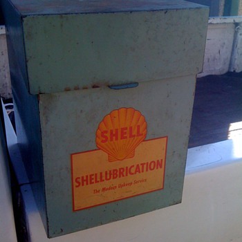 Cool Shellubrication File Box with keys - Petroliana