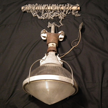 Industrial Holophane Luminaire Pendant - Lamps