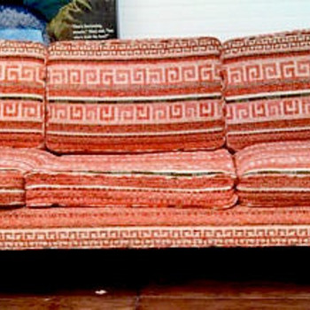 StayingVintage's NEW Favorite OLD Retro Couch Find! - Furniture