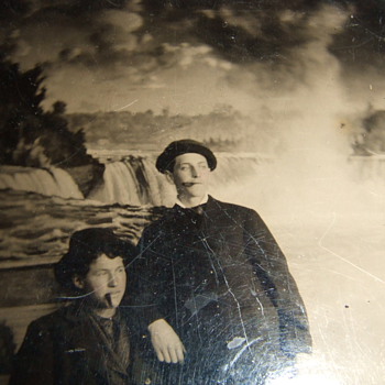 Niagara Falls Backdrop in early photography