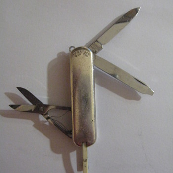VINTAGE TIFFANY&CO.STERLING SILVER AND 18K SWISS ARMY POCKET KNIFE