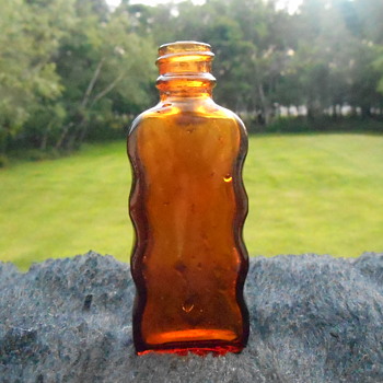 Sweet Little Old Amber Bottle - Bottles