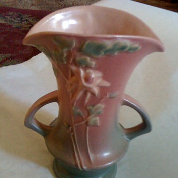 ROSEVILLE PINK COLUMBINE VASE NO. 16-7