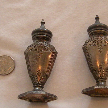 3110 W.R Mfg, pat. march 29 1927...Salt and Pepper Shakers
