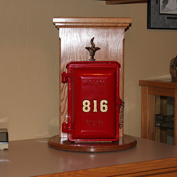 Kellogg 21047 Outdoor Phone Box