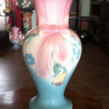 Hull Bowknot Vase - 1949