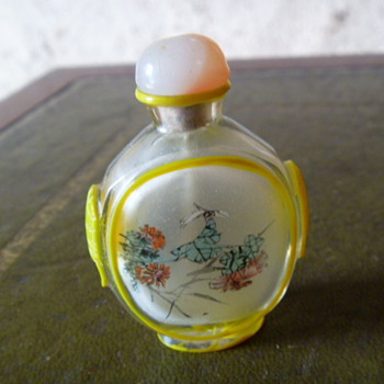 My friends collection of Chines snuff Bottles - Bottles