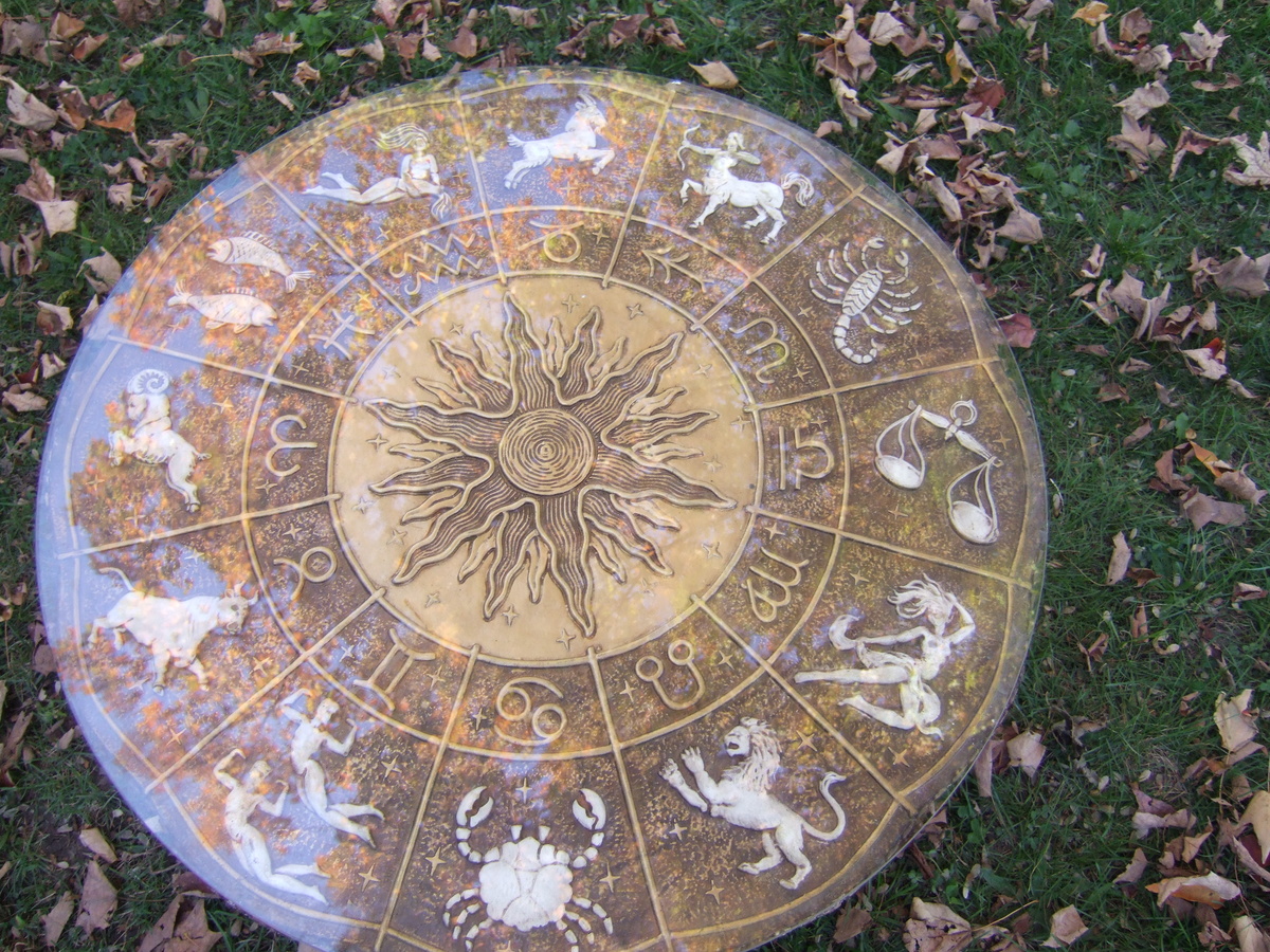 tarot zodiac table collectors weekly tarot zodiac table collectors weekly