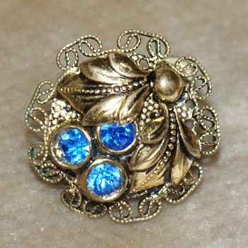 Vintage/Antique Screw-Back Earrings Made in Czechoslovakia